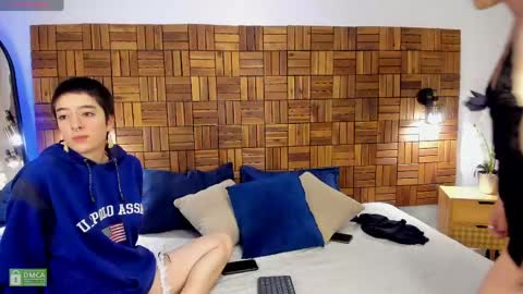 Snapshot of atheena__ chatting on May 2026 01:16:01 PM Athenea online show from May 2026 01:16:01 PM