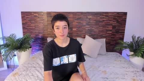 Snapshot of atheena__ chatting on May 2026 12:33:02 PM Athenea online show from May 2026 12:33:02 PM
