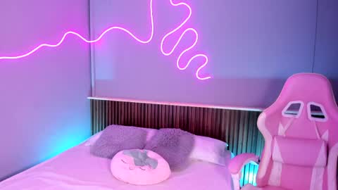 athenea__fox online show from May 2026 12:21:01 PM