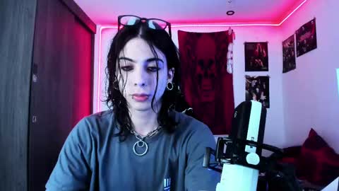 athenauwu online show from October 2025 06:47:01 AM