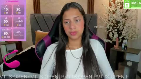 Atiena online show from April 2026 07:50:02 PM