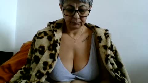 atikaarea online show from January 2025 11:38:01 AM