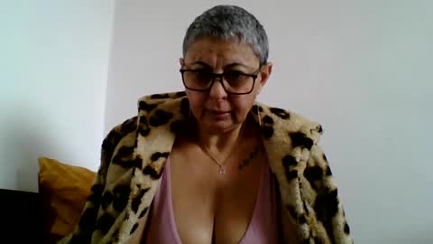 atikaarea online show from February 2025 12:28:01 PM