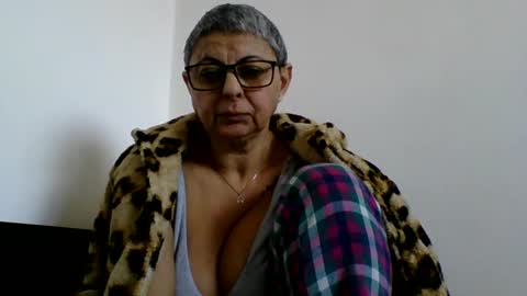 atikaarea online show from February 2025 11:53:01 AM