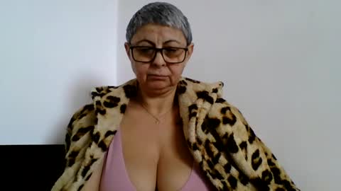 atikaarea online show from February 2025 11:33:01 AM