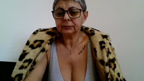 atikaarea online show from February 2025 01:49:02 PM