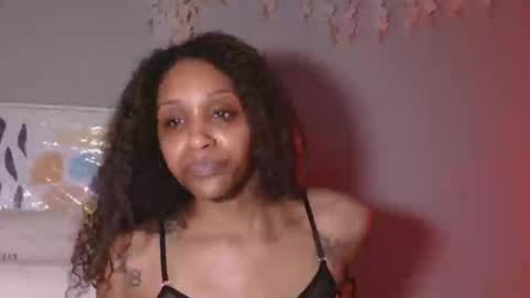 AtirahCali online show from May 2026 04:04:02 PM