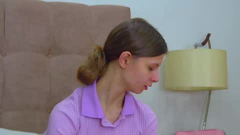 Snapshot of audreybarlow chatting on February 2026 07:04:02 AM Audrey online show from February 2026 07:04:02 AM