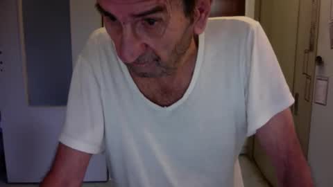 Snapshot of auguste061400 chatting on November 2025 09:42:02 AM auguste061400 online show from November 2025 09:42:02 AM