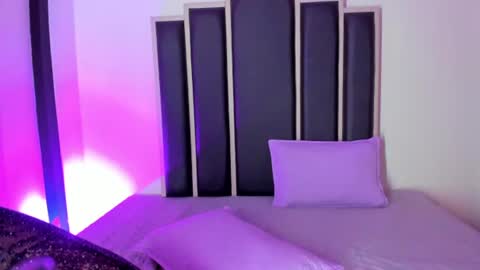 aura_baker online show from July 2026 11:56:02 AM