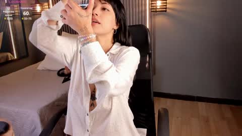 Aura online show from January 2025 12:09:01 PM