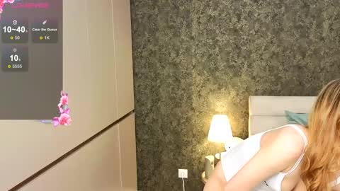 Aura online show from April 2026 09:05:01 PM