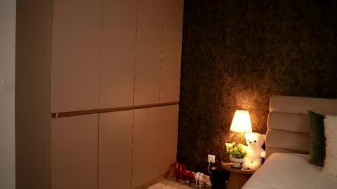 Aura online show from May 2026 08:26:01 PM