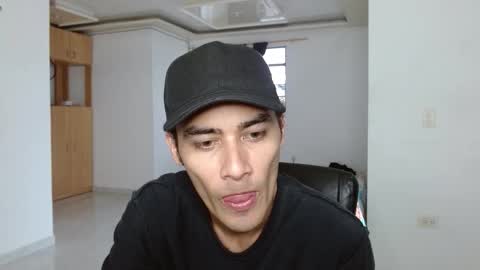 Snapshot of aureliv1 chatting on September 2025 10:23:02 PM Aureliano online show from September 2025 10:23:02 PM