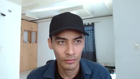 Snapshot of aureliv1 chatting on September 2025 01:16:02 PM Aureliano online show from September 2025 01:16:02 PM