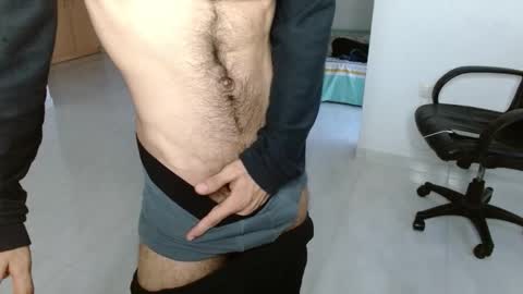 Snapshot of aureliv1 chatting on November 2025 10:43:02 PM Aureliano online show from November 2025 10:43:02 PM