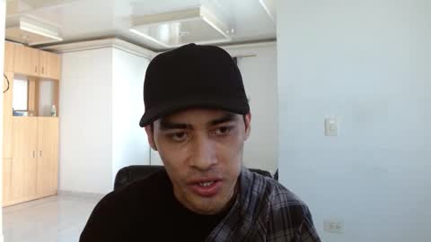 Snapshot of aureliv1 chatting on November 2025 09:26:01 PM Aureliano online show from November 2025 09:26:01 PM