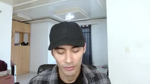 Snapshot of aureliv1 chatting on December 2025 10:30:02 PM Aureliano online show from December 2025 10:30:02 PM