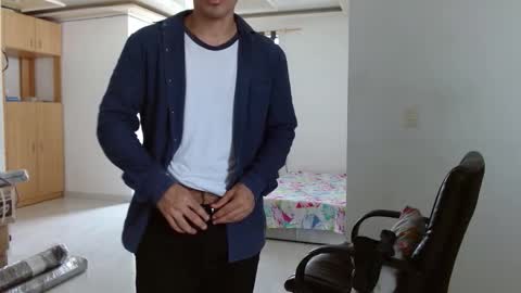 Snapshot of aureliv1 chatting on February 2026 09:09:02 PM Aureliano online show from February 2026 09:09:02 PM