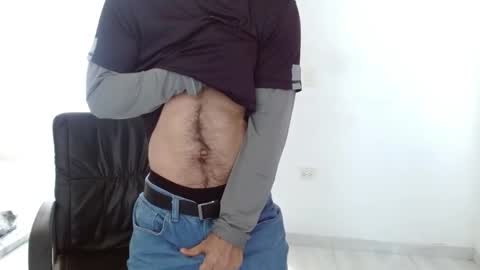 Snapshot of aureliv1 chatting on February 2026 09:33:01 PM Aureliano online show from February 2026 09:33:01 PM