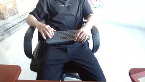 Snapshot of aureliv1 chatting on February 2026 09:46:01 PM Aureliano online show from February 2026 09:46:01 PM