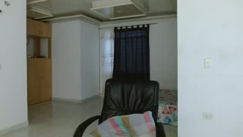 Snapshot of aureliv1 chatting on February 2026 11:25:02 PM Aureliano online show from February 2026 11:25:02 PM