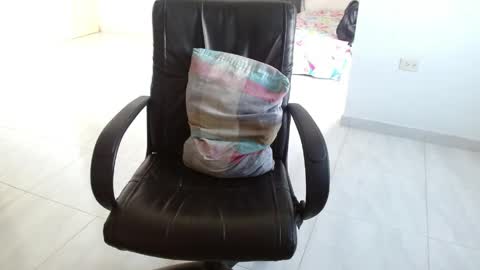 Snapshot of aureliv1 chatting on February 2026 09:05:02 PM Aureliano online show from February 2026 09:05:02 PM