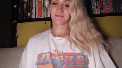 Aurelyie online show from November 2025 10:53:02 PM