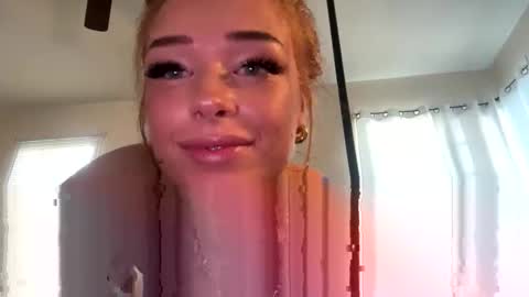 auriamist online show from April 2026 12:54:02 AM