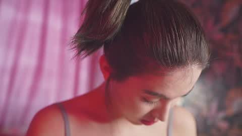 Nayeon online show from December 2024 07:51:01 AM