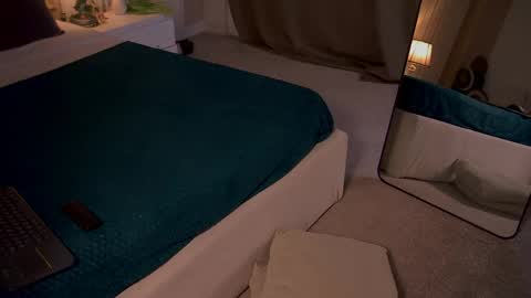 aurora_404 online show from May 2026 11:16:01 AM