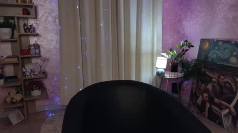 Snapshot of aurora_aksness chatting on December 2024 03:32:02 PM Aurora online show from December 2024 03:32:02 PM