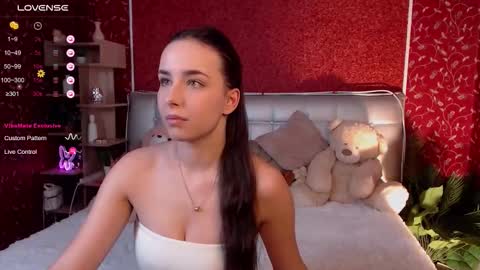 Snapshot of aurora_aksness chatting on November 2025 10:04:02 AM Aurora online show from November 2025 10:04:02 AM