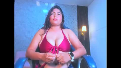 aurora_lul online show from April 2026 06:07:01 AM