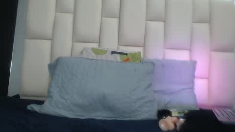 auroraa_miller online show from January 2025 12:19:02 PM