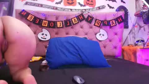 auroraa_miller online show from October 2025 12:02:02 PM