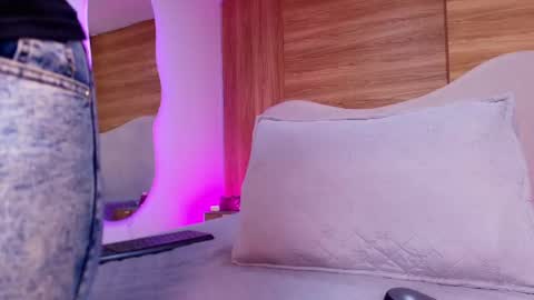 auroraa_miller online show from May 2026 03:03:02 AM