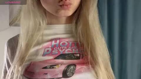 Snapshot of aurorabless chatting on September 2025 01:34:02 PM Aurora online show from September 2025 01:34:02 PM