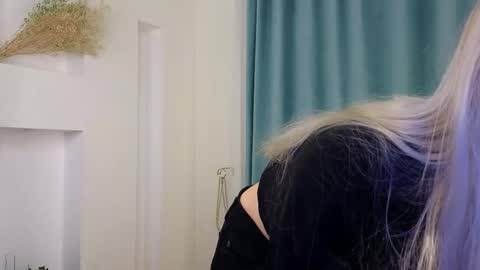 Snapshot of aurorabless chatting on September 2025 01:38:01 PM Aurora online show from September 2025 01:38:01 PM