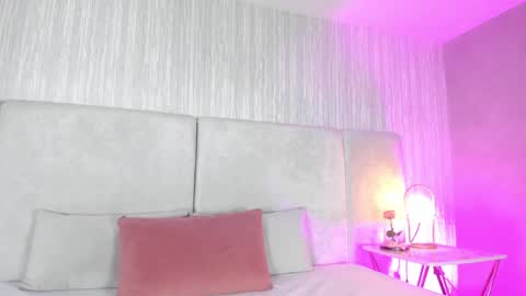 Snapshot of auroradurand chatting on January 2025 09:26:02 PM ... ... online show from January 2025 09:26:02 PM