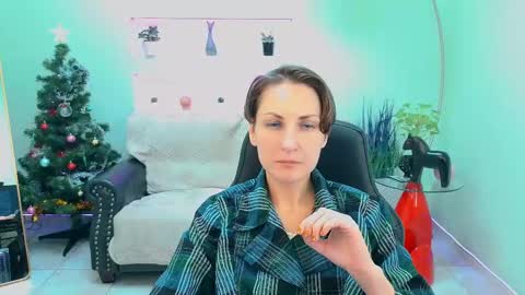 Aurora online show from December 2025 03:21:01 PM