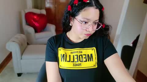 Snapshot of aurorasiera chatting on February 2025 10:06:02 PM Aurora online show from February 2025 10:06:02 PM