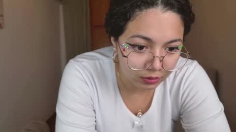 Snapshot of aurorasiera chatting on February 2026 09:00:01 PM Aurora online show from February 2026 09:00:01 PM