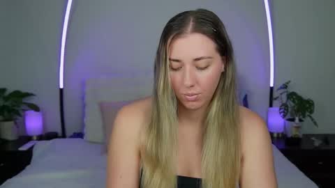 Snapshot of aussielulu chatting on October 2025 03:48:01 AM aussielulu online show from October 2025 03:48:01 AM