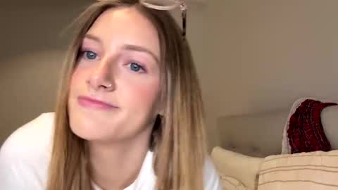 Molly May  online show from April 2026 09:18:01 AM