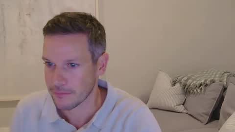 Snapshot of aussiesurfer0000 chatting on April 2026 05:35:01 AM aussiesurfer0000 online show from April 2026 05:35:01 AM