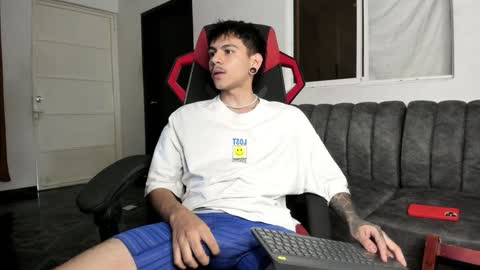 Snapshot of austin_falcon chatting on December 2024 08:57:02 PM Austin online show from December 2024 08:57:02 PM