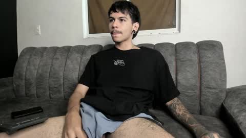 Snapshot of austin_falcon chatting on January 2025 08:17:01 PM Austin online show from January 2025 08:17:01 PM