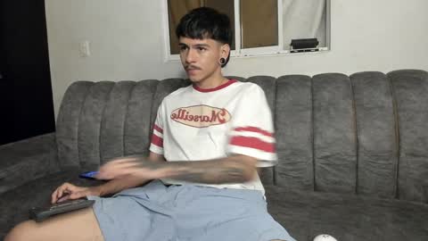 Snapshot of austin_falcon chatting on February 2025 09:07:02 PM Austin online show from February 2025 09:07:02 PM