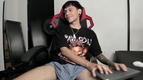 Snapshot of austin_falcon chatting on February 2025 09:30:01 PM Austin online show from February 2025 09:30:01 PM